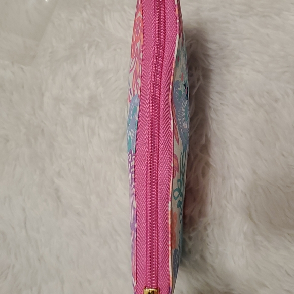 HOST PICK! Lilly Pulitzer Packable Tote - Picture 5 of 5